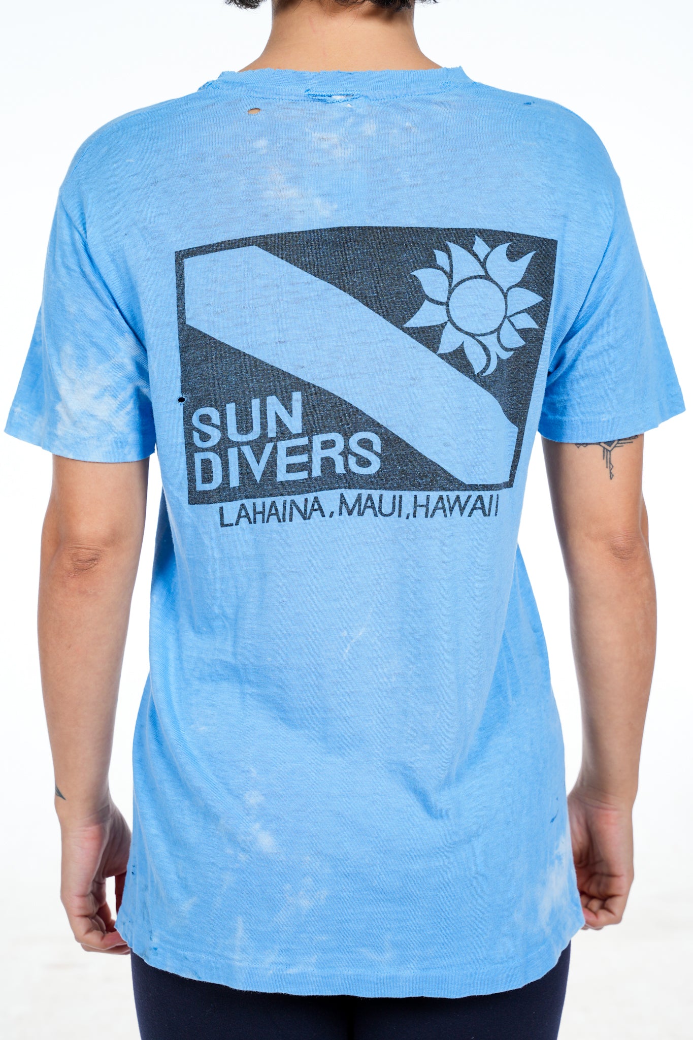 Vintage Sun Divers Lahaina Maui Blue Grail Tee
