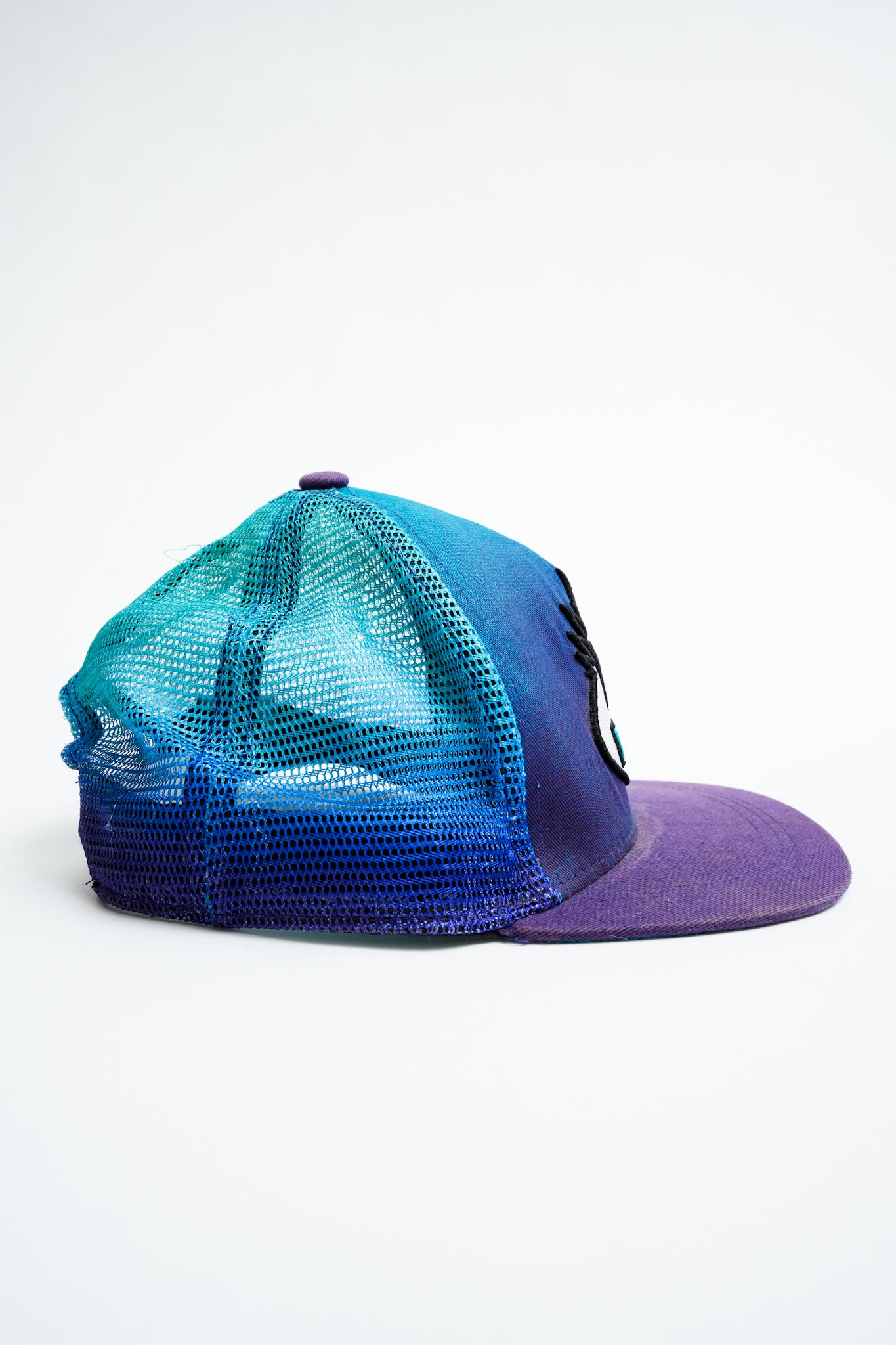 Divided H&M Yo! MTV Raps Purple & Blue Gradient Trucker Hat