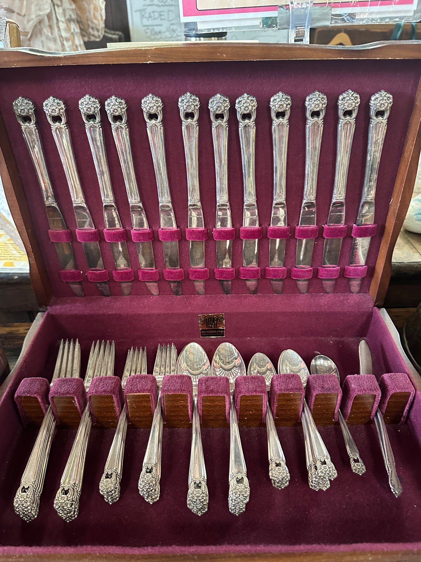 1847 Rogers Bros. Flatware 63-piece Set