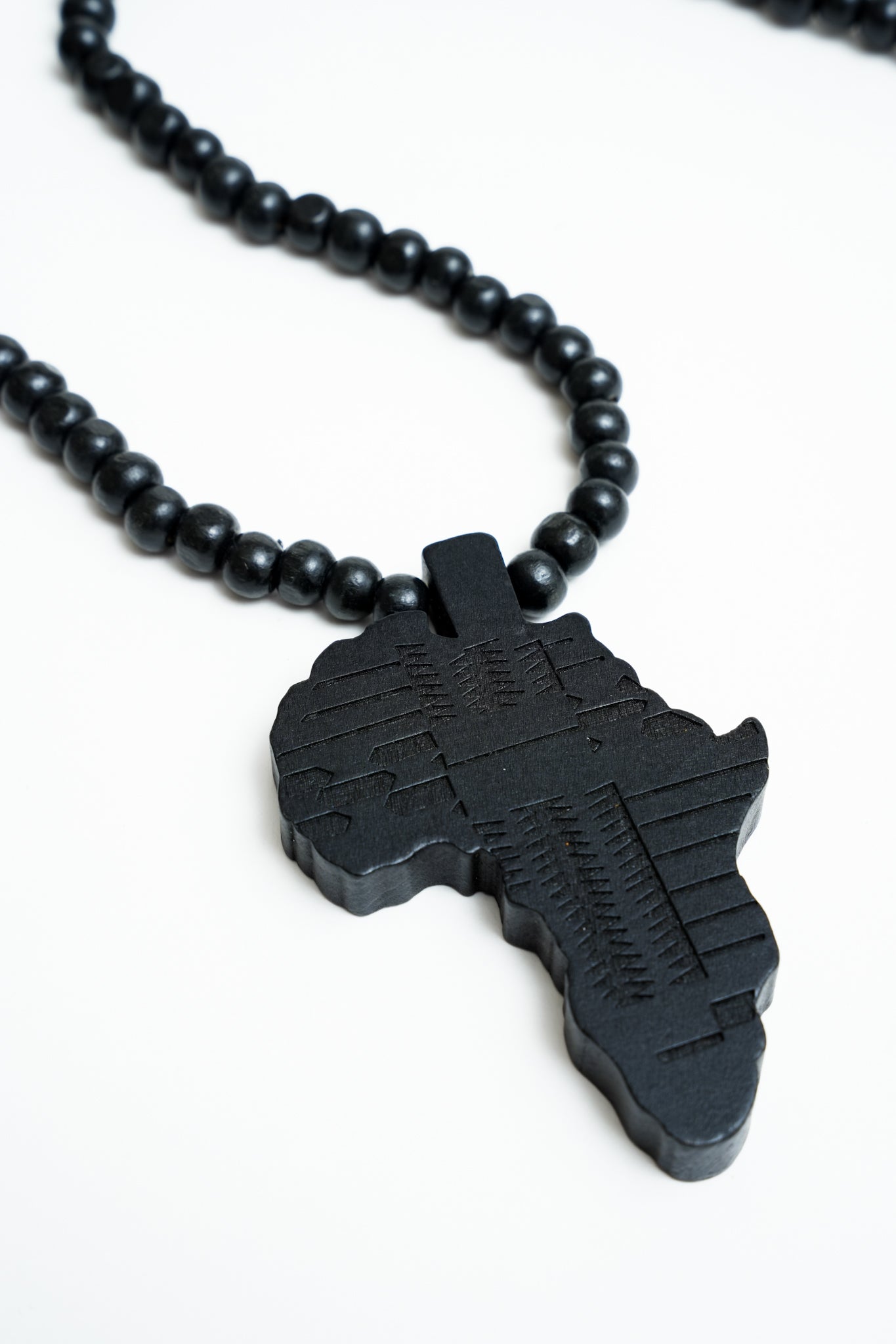 Black Beaded with Africa Pendant Wood Necklace